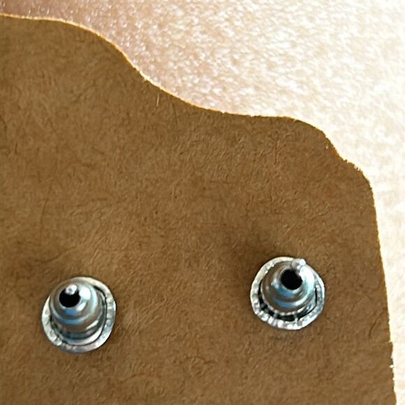 Moon stud earrings - Picture 2 of 2